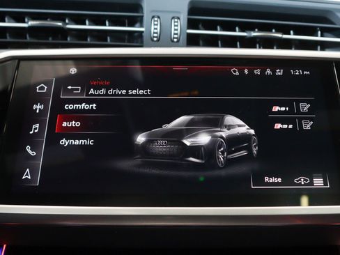 Used 2023 Audi RS 7 Sportback w/ Carbon Optic Package image 25