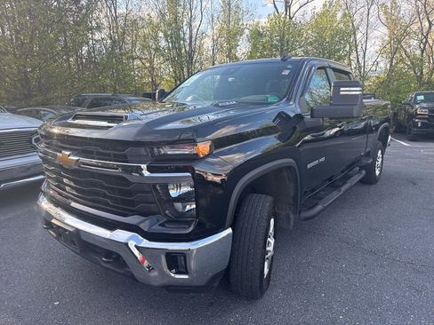 Used 2024 Chevrolet Silverado 2500 LT w/ Convenience Package image 2