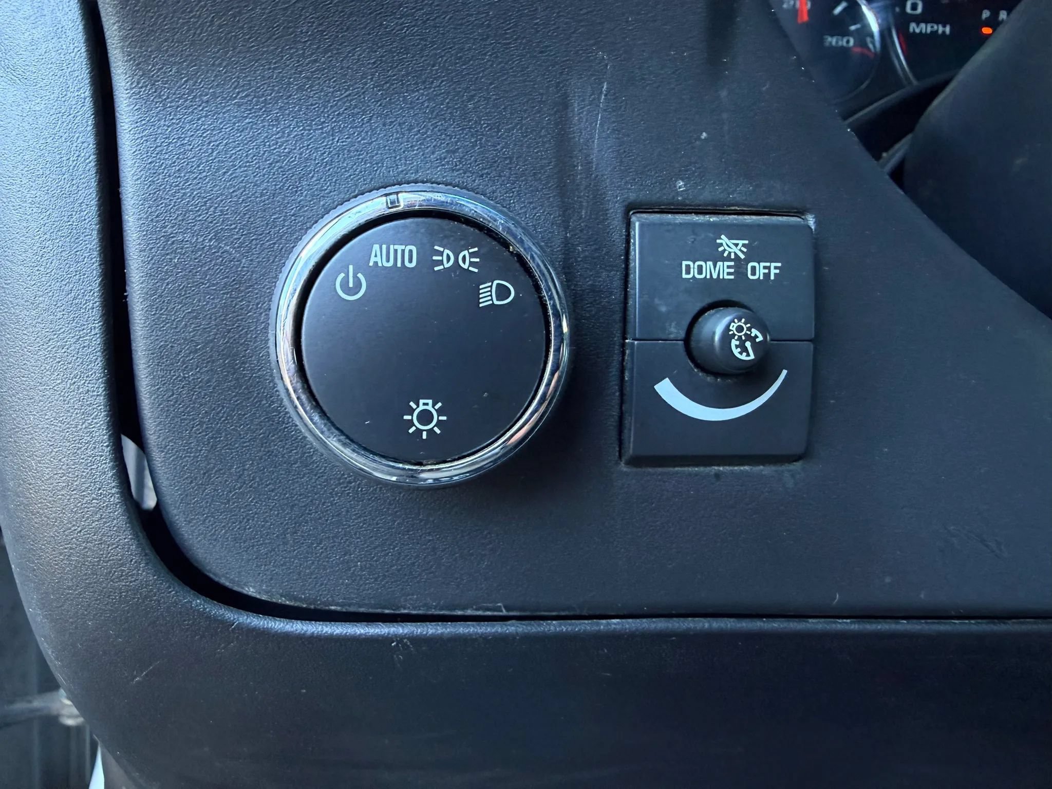 Used 2017 Chevrolet Express 3500 RWD image 17