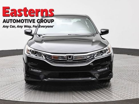 Used 2017 Honda Accord Sport Special Edition image 2