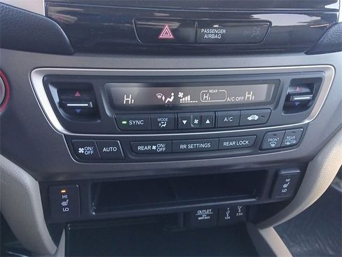 Used 2017 Honda Pilot EX-L image 18