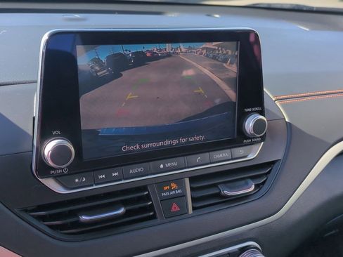 Certified 2022 Nissan Altima 2.5 SR image 17