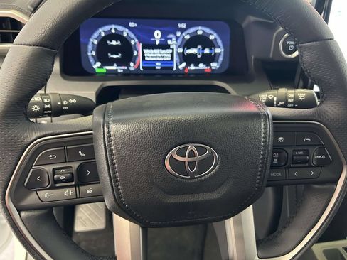 Used 2026 Toyota 4Runner Limited AWD/4WD image 22
