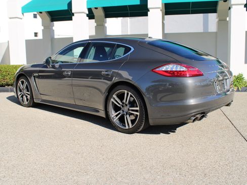Used 2013 Porsche Panamera S image 3