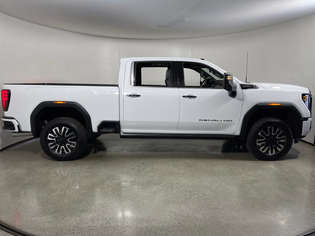 Used 2025 GMC Sierra 2500 Denali Ultimate w/ Max Trailering Package AWD/4WD image 2