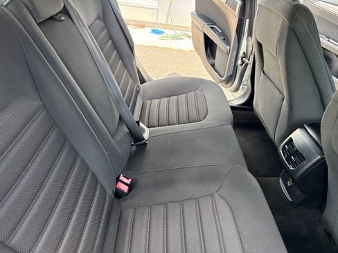Used 2019 Ford Fusion SE FWD image 22