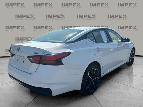 Used 2025 Nissan Altima 2.5 SR FWD image 3