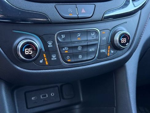 Used 2023 Chevrolet Equinox RS FWD image 28