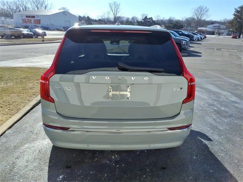 Used 2024 Volvo XC90 B6 Plus image 24