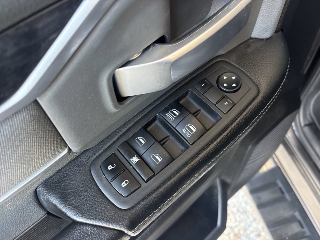 Used 2022 RAM 3500 Big Horn AWD/4WD image 22