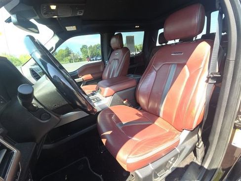 Used 2018 Ford F150 Platinum w/ Equipment Group 701A Luxury AWD/4WD image 24