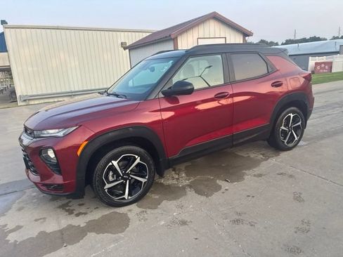 Used 2023 Chevrolet TrailBlazer RS w/ Sun and Liftgate Package AWD/4WD image 2