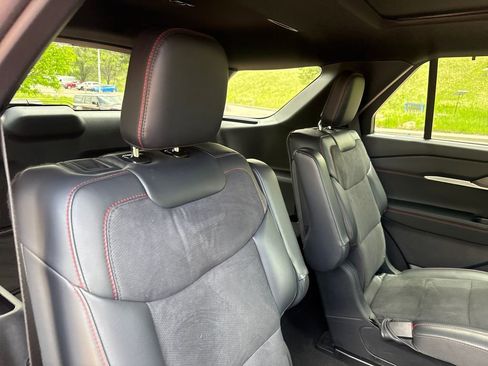Used 2025 Ford Explorer ST AWD/4WD image 25