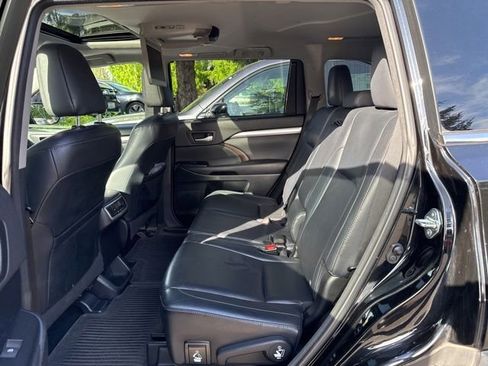 Used 2015 Toyota Highlander XLE AWD/4WD image 8