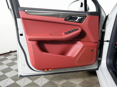 New 2026 Porsche Macan GTS image 14