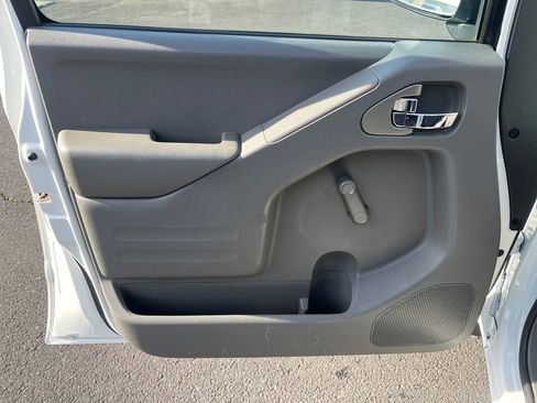 Used 2019 Nissan Frontier S image 12