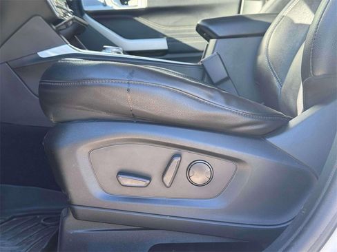 Used 2022 Ford Explorer Limited w/ Class IV Trailer Tow Package image 8