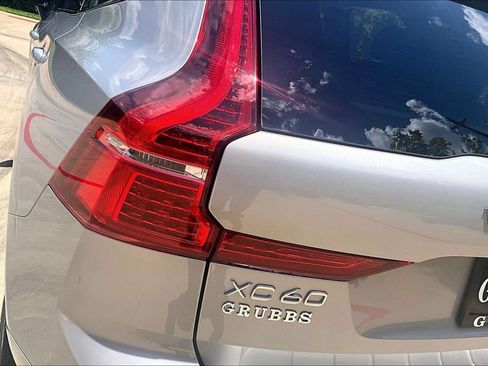 Certified 2023 Volvo XC60 B5 Plus w/ Climate Package AWD/4WD image 40