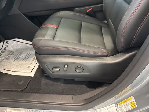 Used 2024 Chevrolet Traverse RS image 17