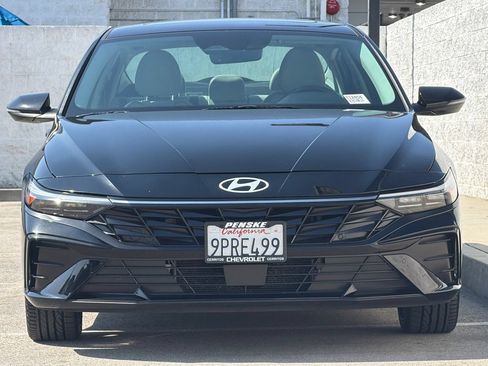 Used 2024 Hyundai Elantra Limited FWD image 9