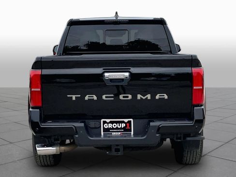 Used 2025 Toyota Tacoma Limited AWD/4WD image 5