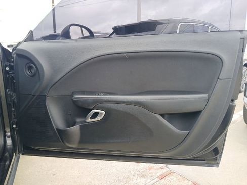 Used 2016 Dodge Challenger SXT RWD image 9