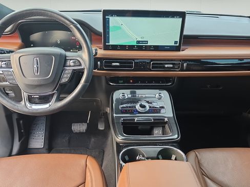 Used 2023 Lincoln Nautilus Reserve AWD/4WD image 22