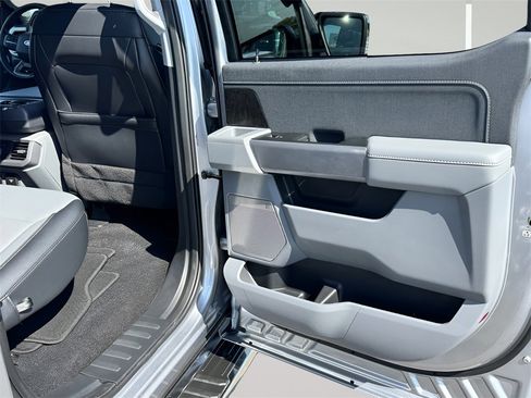 Used 2022 Ford F150 Lariat w/ Equipment Group 502A High image 31