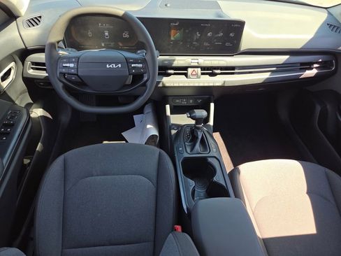 Used 2025 Kia K4 FWD image 9