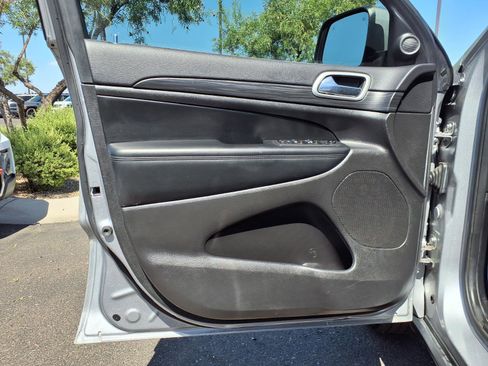 Used 2021 Jeep Grand Cherokee Laredo RWD image 20