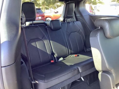 New 2026 Chrysler Pacifica Select image 36
