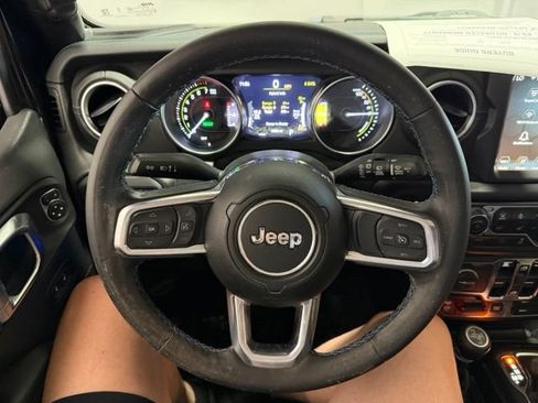 Used 2022 Jeep Wrangler Unlimited Rubicon 4xe w/ Cold Weather Group AWD/4WD image 33