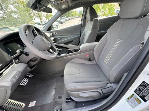 New 2026 Hyundai Elantra SEL Sport Premium FWD image 13