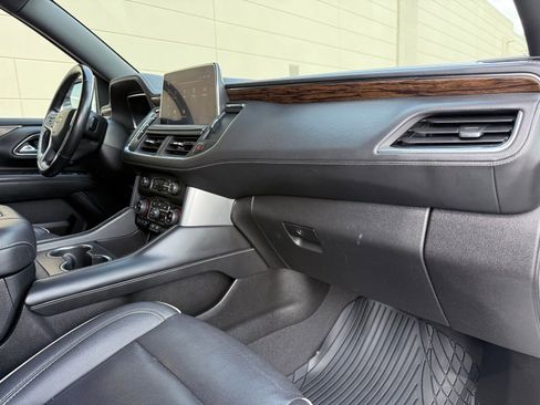 Used 2023 Chevrolet Suburban Premier RWD image 22