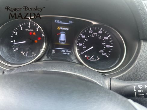 Used 2016 Nissan Rogue S image 1