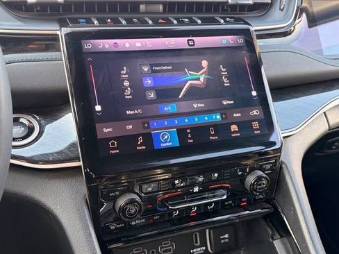 Certified 2023 Jeep Grand Cherokee Trailhawk w/ Luxury Tech Group III AWD/4WD image 22