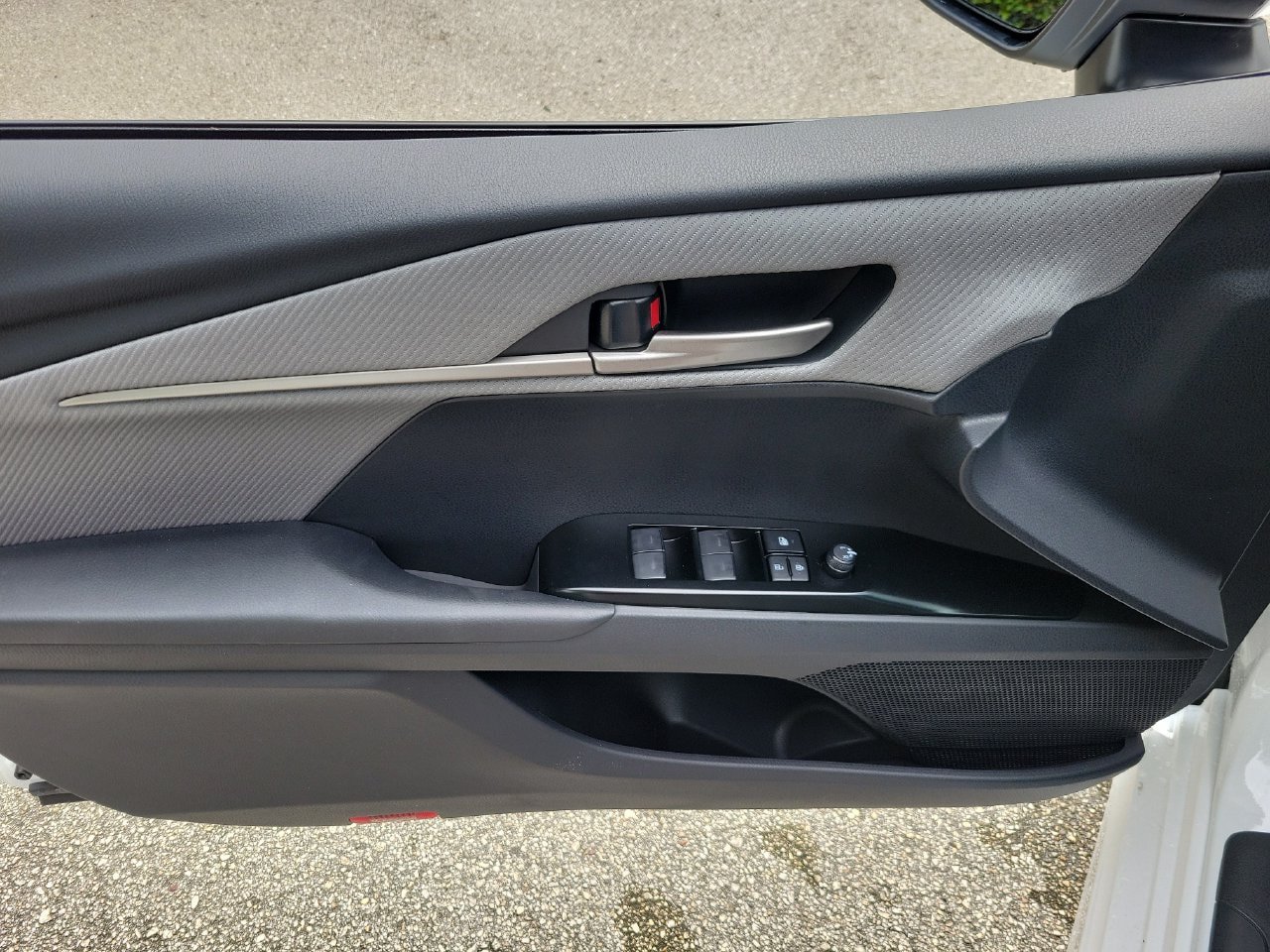 Used 2026 Toyota Camry SE w/ Multimedia Upgrade Package FWD image 14