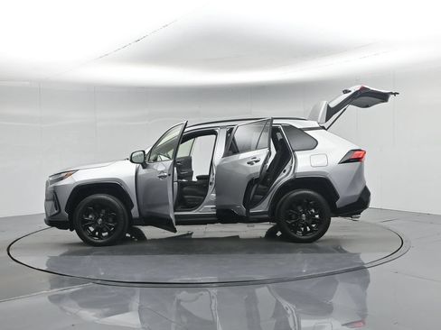 Used 2025 Toyota RAV4 SE AWD/4WD image 38