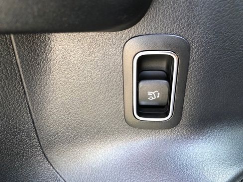 New 2026 Mercedes-Benz GLB 250 4MATIC image 13