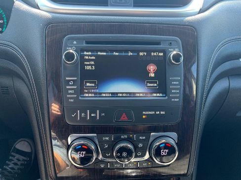 Used 2016 Chevrolet Traverse LT FWD image 13