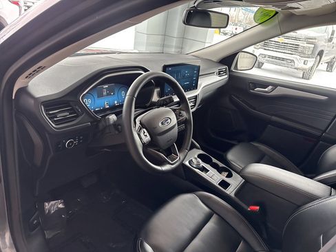 Used 2024 Ford Escape Platinum image 10