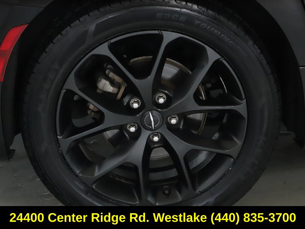 Used 2025 Chrysler Pacifica Limited FWD image 12