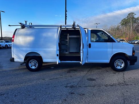 Used 2025 Chevrolet Express 2500 Extended w/ Communications Package image 23