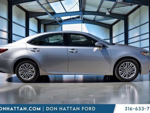 Used 2013 Lexus ES 350 w/ Luxury Pkg FWD image 27