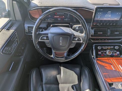 Used 2023 Lincoln Navigator L Reserve image 14