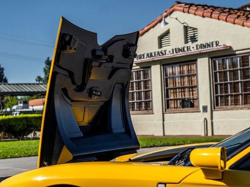 Used 2006 Ford GT image 64