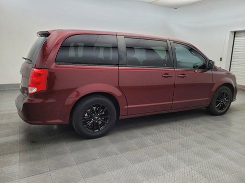 Used 2019 Dodge Grand Caravan SXT w/ Blacktop Package FWD image 10