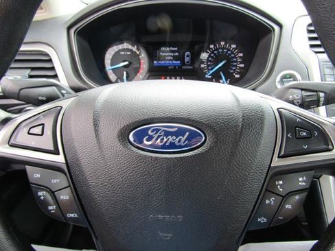 Certified 2017 Ford Fusion SE FWD image 18