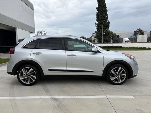 Used 2017 Kia Niro Touring w/ Advanced Technology Package image 15