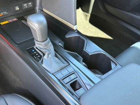 Used 2025 Toyota Camry SE image 20